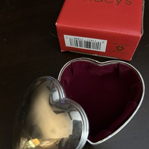 MACYS HEART SHAPED JEWELRY BOX SILVER PLATED - Picture 3 of 3
